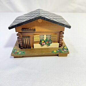 Wood Cabin/Cottage/House Music‎ Box Made in Japan. WORKS VTG Adorable!